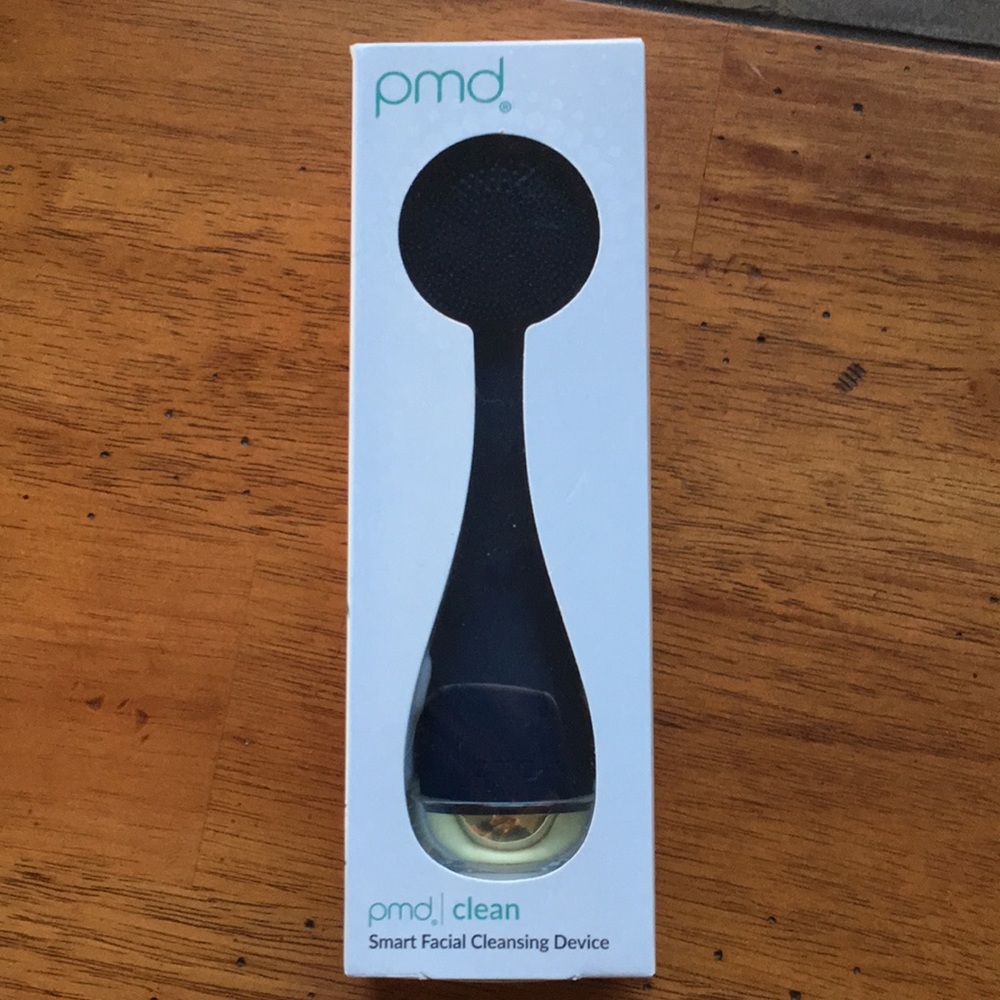 PMD Clean smart facial Cleansing Device